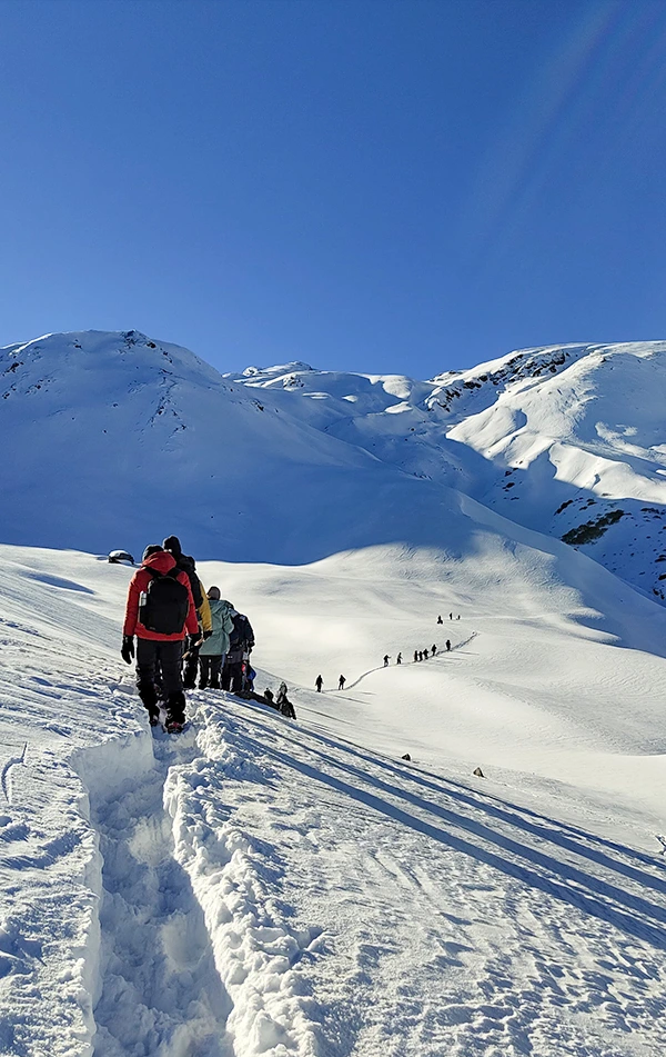 Kuari Pass trek panoramic Nanda Devi Kamet peaks Himalayas Uttarakhand